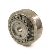 МУФТА - ШЕСТЕРНЯ РАСПРЕДВАЛА /РЕГУЛЯТОР ФАЗ ГАЗОРАСПРЕДЕЛЕНИЯ  AUDI A1 (11-14), A4/AVANT (01-08), SK